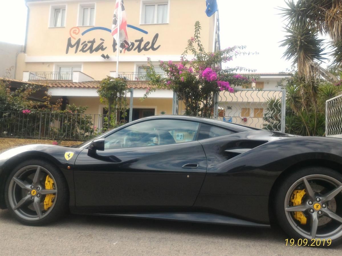 Meta Hotel